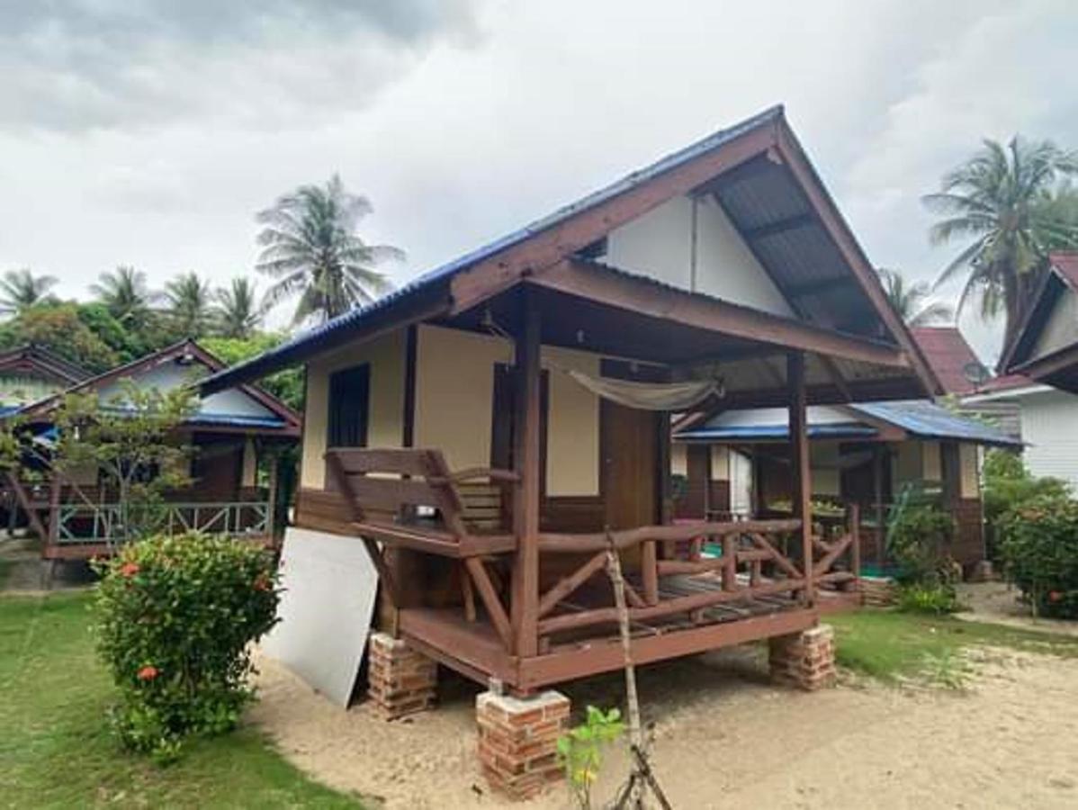 Pinks Bungalow Hotel Baan Tai Exterior photo