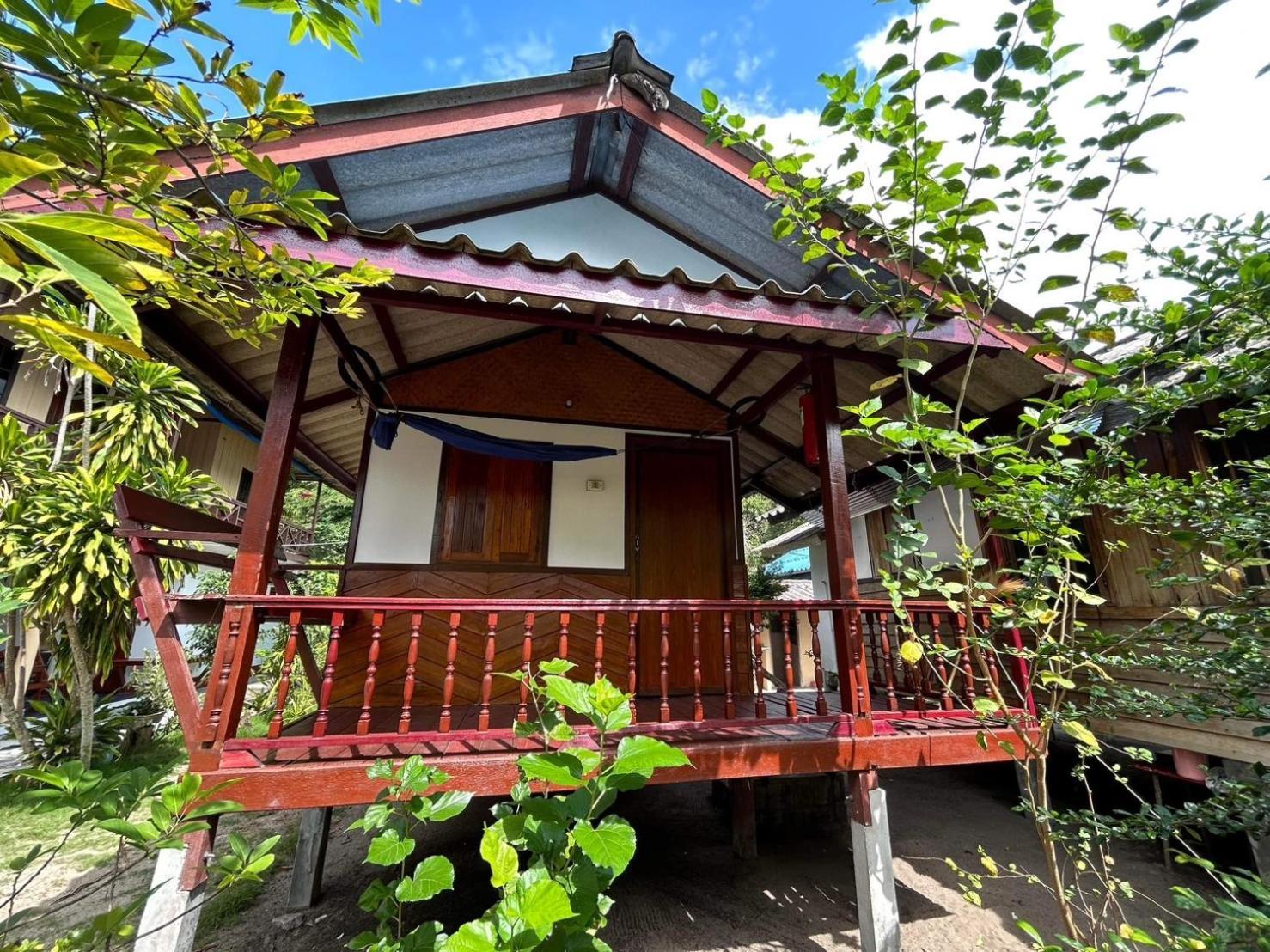 Pinks Bungalow Hotel Baan Tai Exterior photo