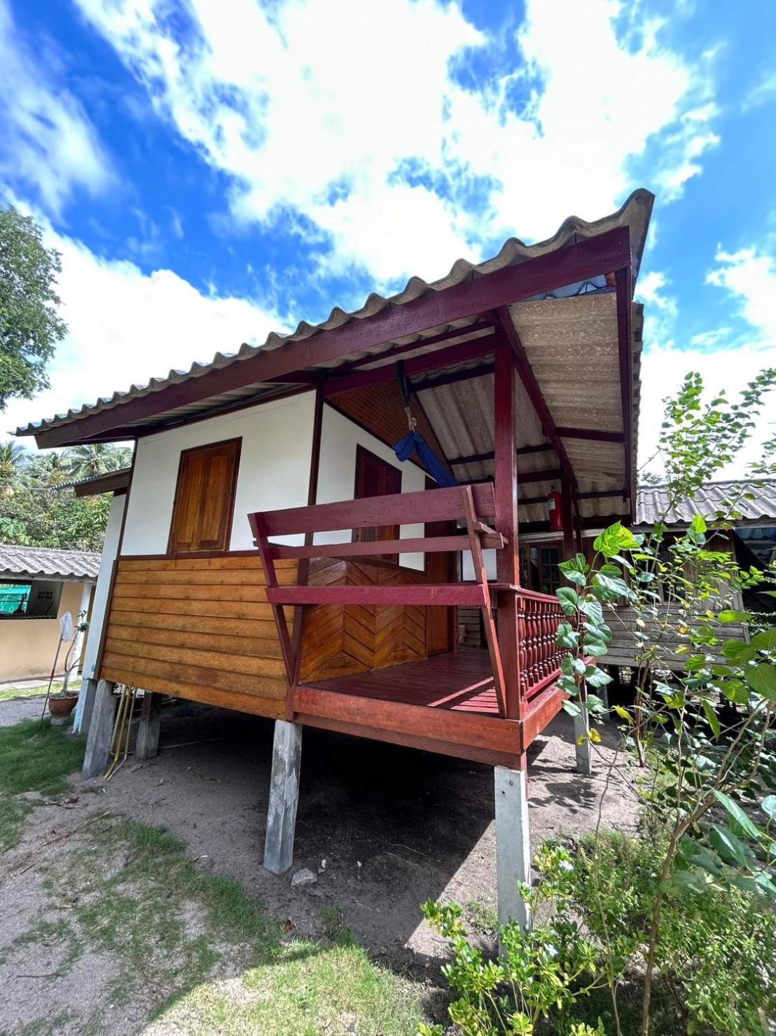 Pinks Bungalow Hotel Baan Tai Exterior photo