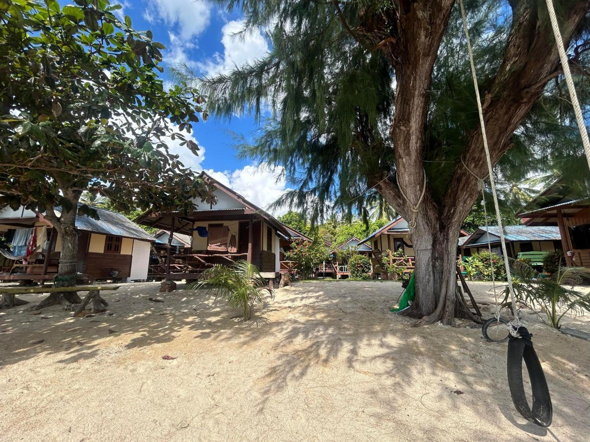 Pinks Bungalow Hotel Baan Tai Exterior photo