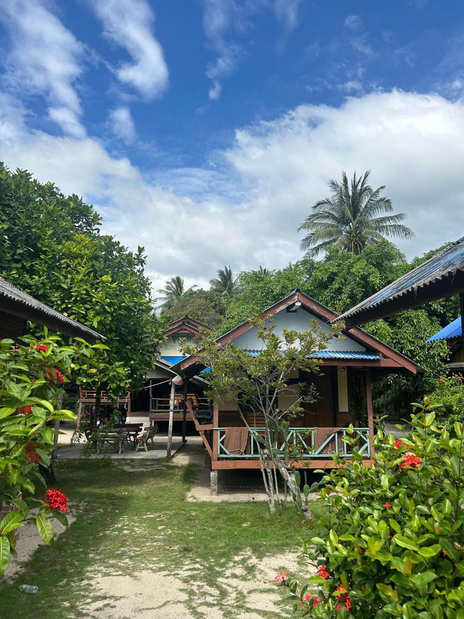 Pinks Bungalow Hotel Baan Tai Exterior photo